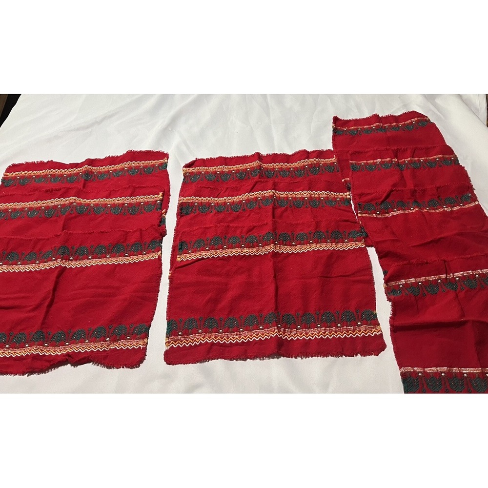 Vintage Holiday Cotton 6 Placemats And 4 Napkins , Red , Embroidered Detail
